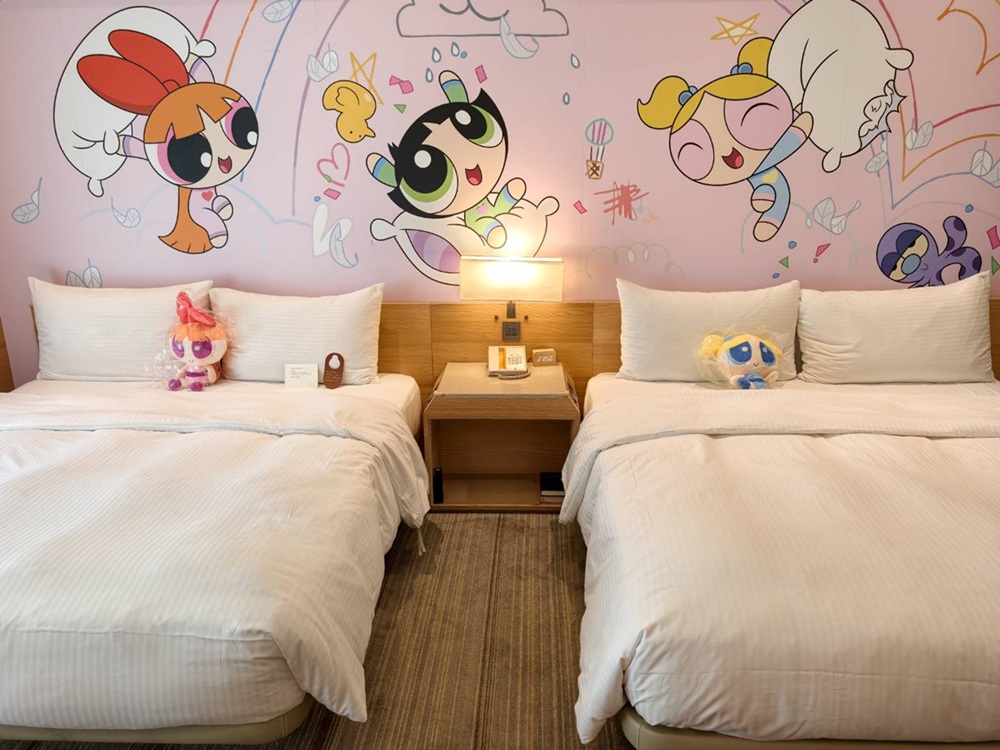 台南親子飯店推薦。HOTEL COZZI 和逸飯店 台南西門館 飛天小女警主題房、野餐派對 還有超過500坪奇趣操場一次滿足！