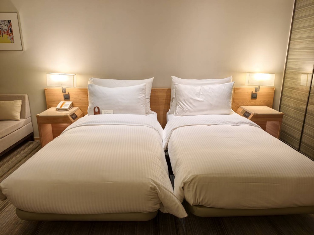 台南親子飯店推薦。HOTEL COZZI 和逸飯店 台南西門館 飛天小女警主題房、野餐派對 還有超過500坪奇趣操場一次滿足！