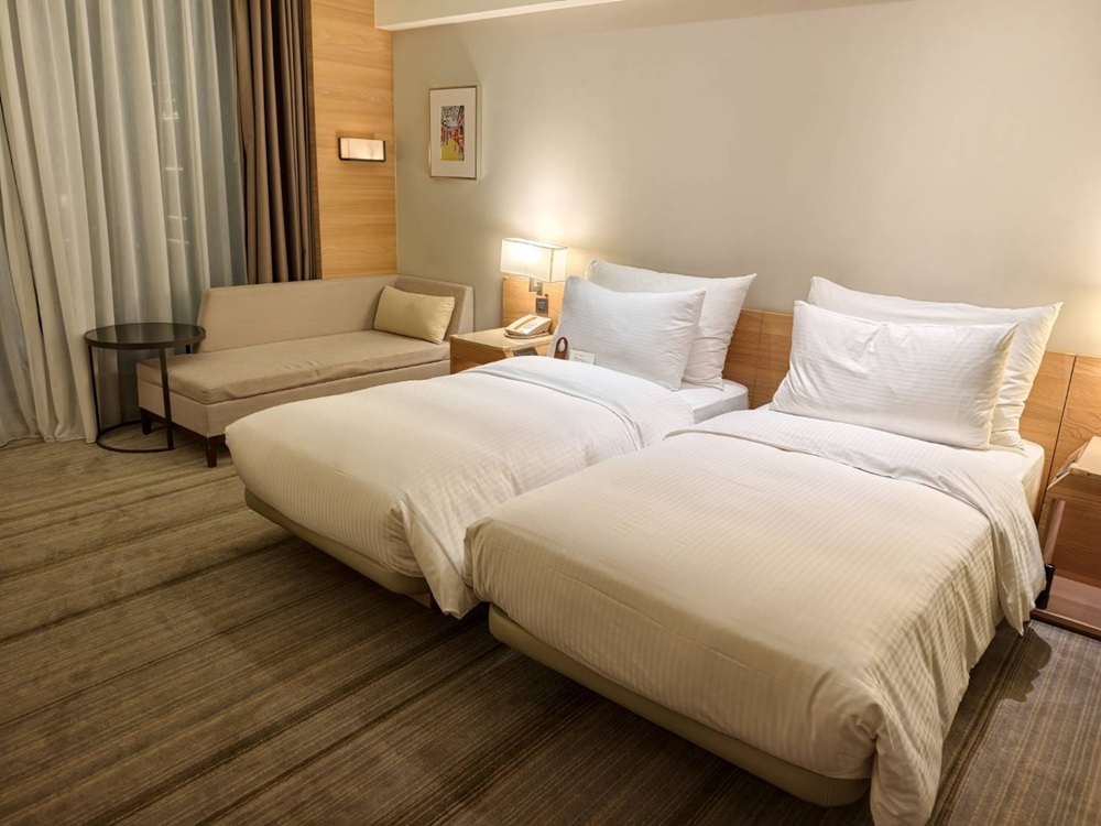 台南親子飯店推薦。HOTEL COZZI 和逸飯店 台南西門館 飛天小女警主題房、野餐派對 還有超過500坪奇趣操場一次滿足！