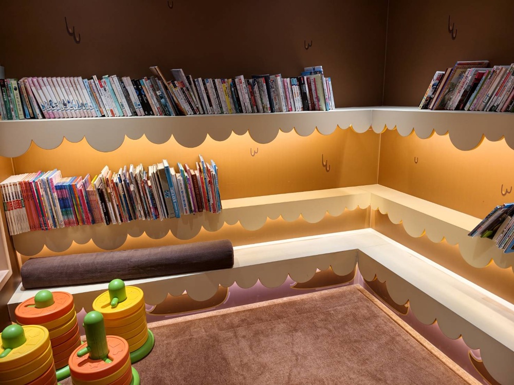 台南親子飯店推薦。HOTEL COZZI 和逸飯店 台南西門館 飛天小女警主題房、野餐派對 還有超過500坪奇趣操場一次滿足！