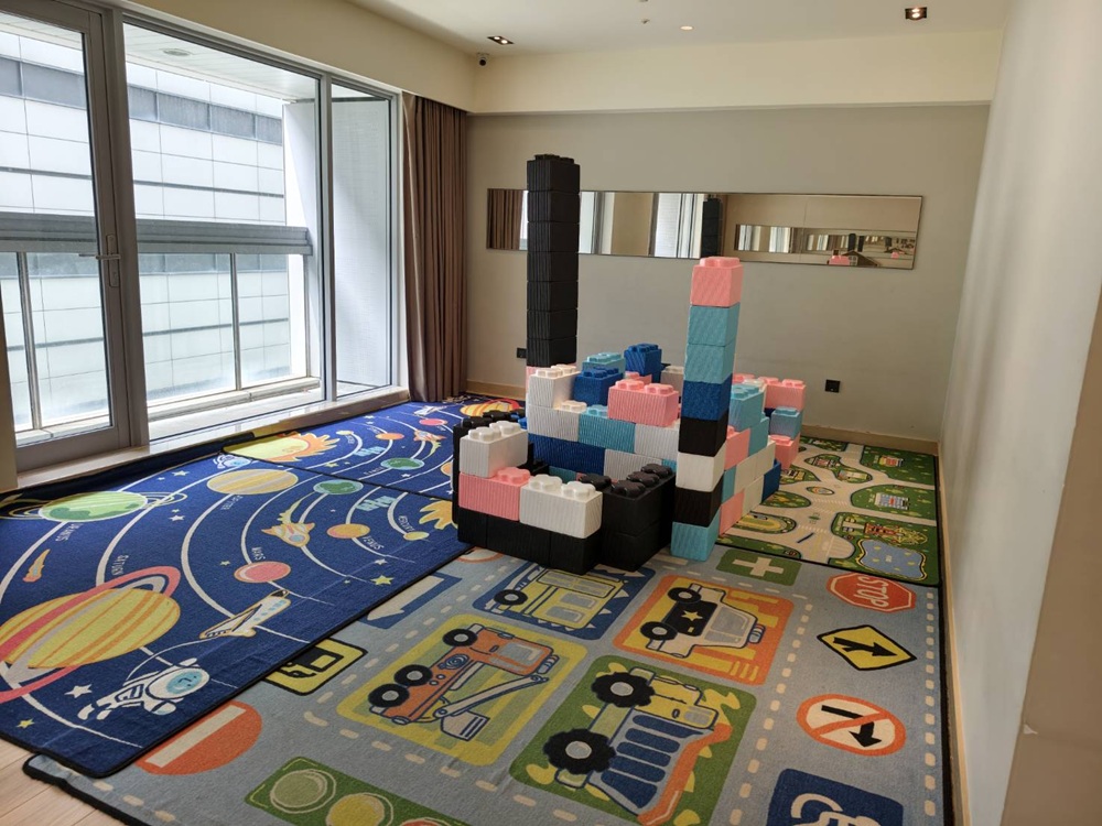 台南親子飯店推薦。HOTEL COZZI 和逸飯店 台南西門館 飛天小女警主題房、野餐派對 還有超過500坪奇趣操場一次滿足！