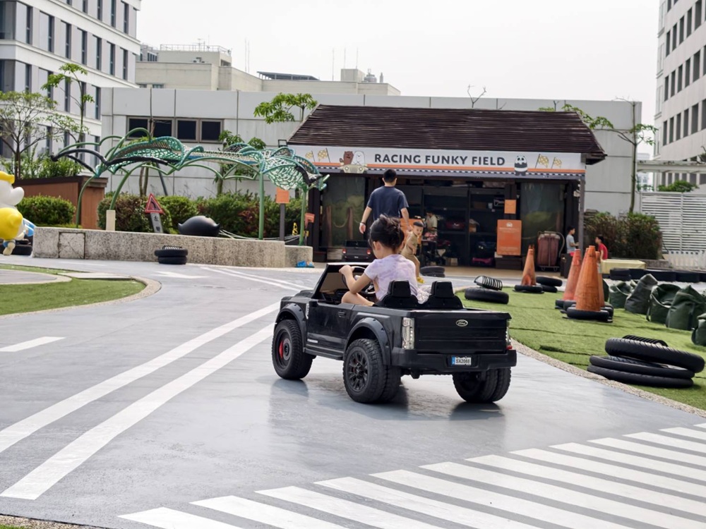 台南親子飯店推薦。HOTEL COZZI 和逸飯店 台南西門館 飛天小女警主題房、野餐派對 還有超過500坪奇趣操場一次滿足！