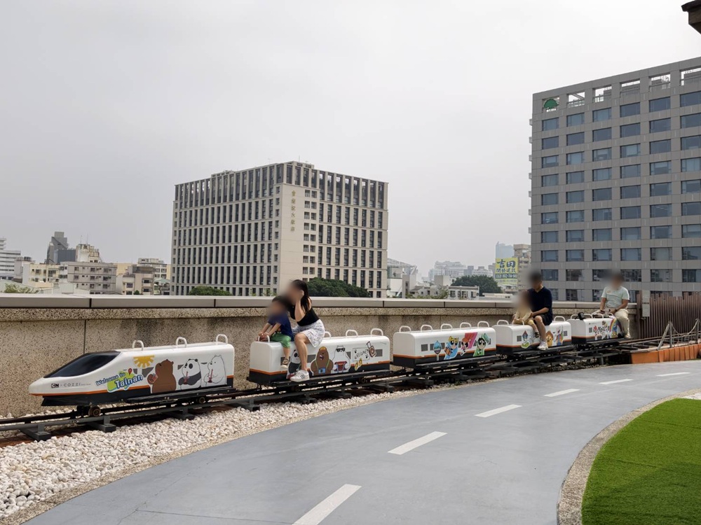 台南親子飯店推薦。HOTEL COZZI 和逸飯店 台南西門館 飛天小女警主題房、野餐派對 還有超過500坪奇趣操場一次滿足！