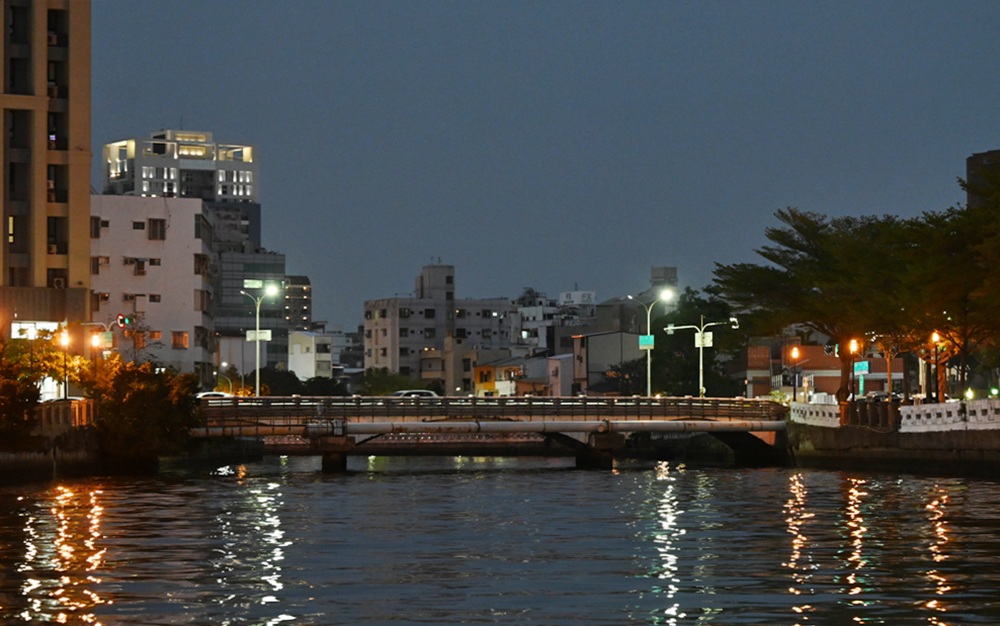 台南運河100週年｜安平運河燈光藝術 時間、地點與活動總整理 x 立驛國際安平遊港遊運河 運河全航段線！