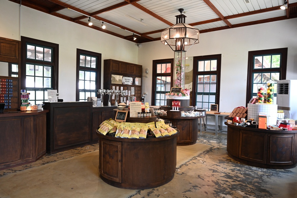 台南安平免門票景點。安平出張所 12花神の誕生鹽御守DIY、祈福鹽包、中藥香包 還有呆萌可愛小水豚君免費看！