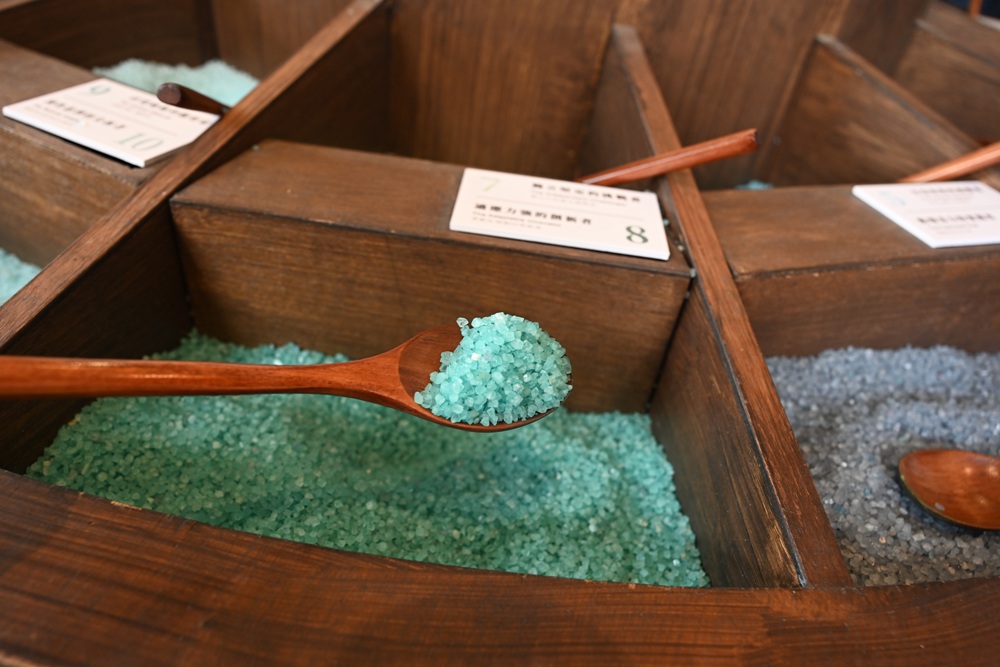 台南安平免門票景點。安平出張所 12花神の誕生鹽御守DIY、祈福鹽包、中藥香包 還有呆萌可愛小水豚君免費看！