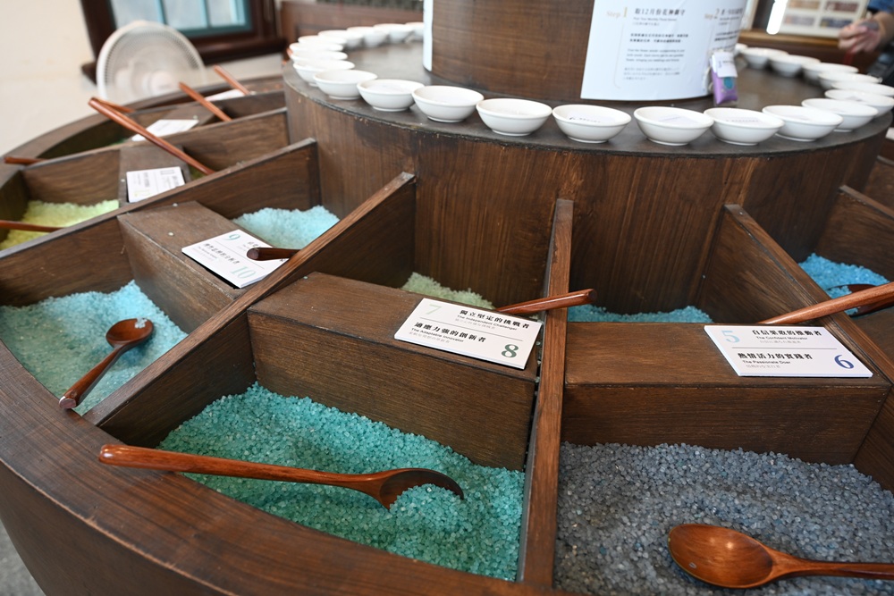 台南安平免門票景點。安平出張所 12花神の誕生鹽御守DIY、祈福鹽包、中藥香包 還有呆萌可愛小水豚君免費看！