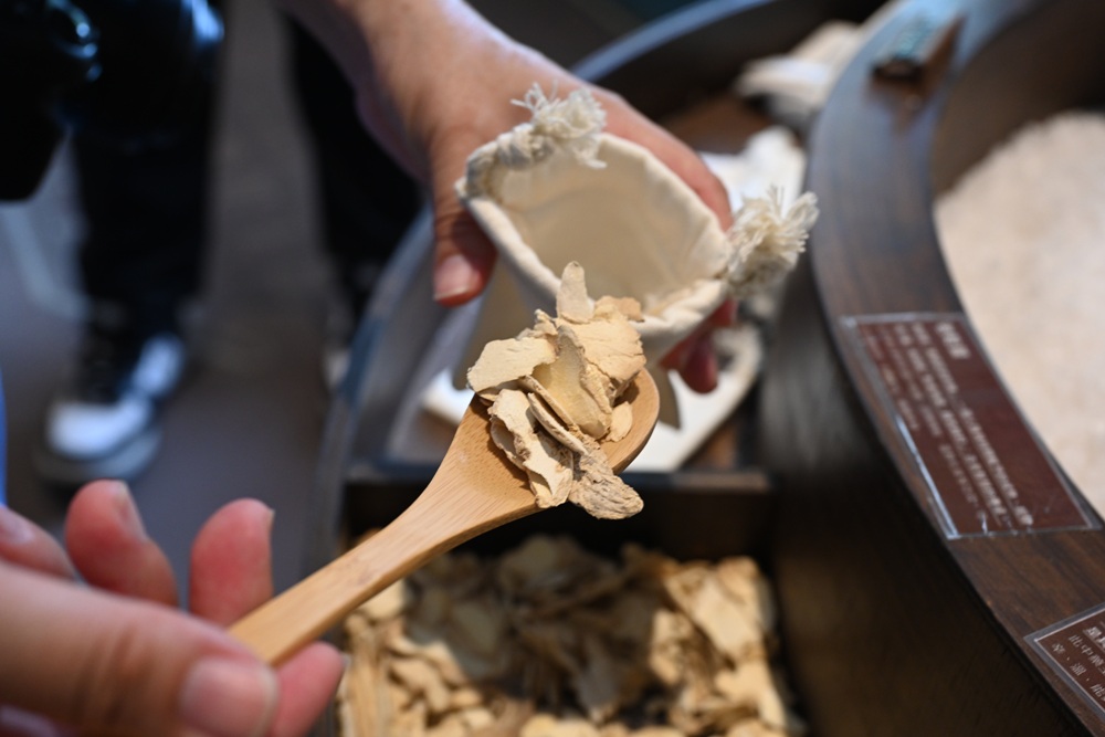 台南安平免門票景點。安平出張所 12花神の誕生鹽御守DIY、祈福鹽包、中藥香包 還有呆萌可愛小水豚君免費看！