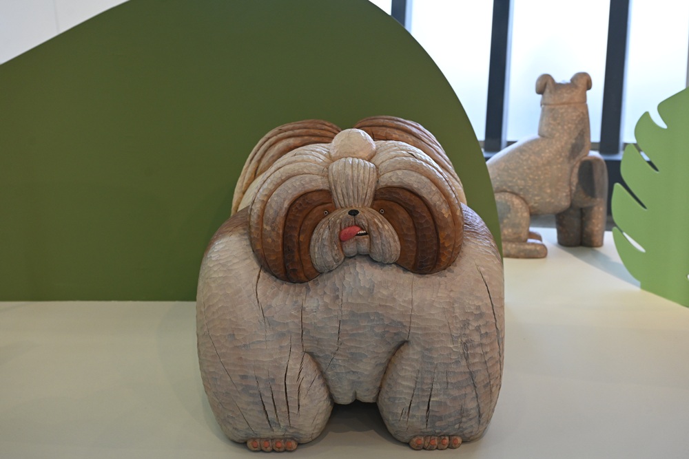 2026看海美術館。台日藝術家聯展《日常偏移》14米的巨型胖博美+32件療癒動物雕塑！