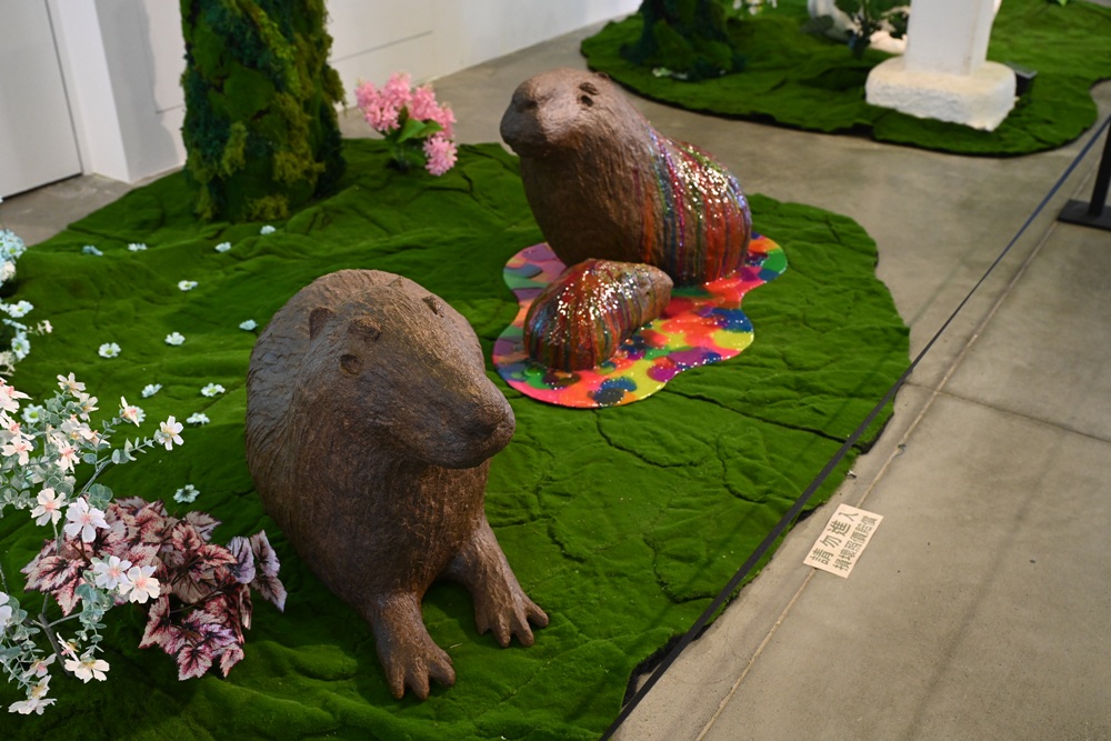 2026看海美術館。台日藝術家聯展《日常偏移》14米的巨型胖博美+32件療癒動物雕塑！