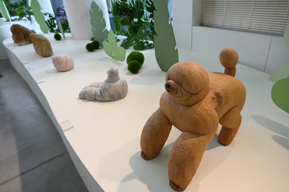 2026看海美術館。台日藝術家聯展《日常偏移》14米的巨型胖博美+32件療癒動物雕塑！